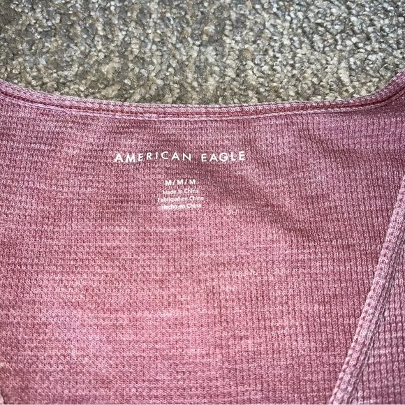American Eagle - Washed V-Neck Faux Wrap Tee - Medium - Picture 2 of 3